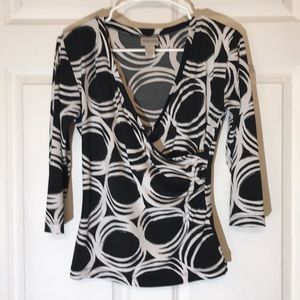Chico's Cute Black/White top 🌟🌟